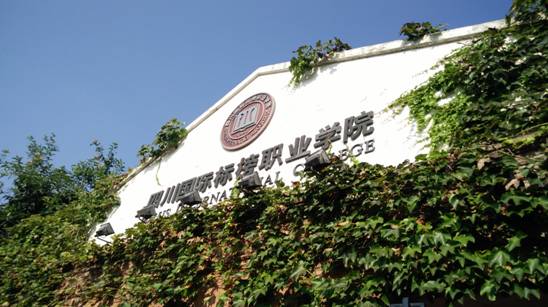 /Volumes/闫郝悦18855571721/成都采风照片/未命名文件夹/魔法av影片
 刘文妍.jpg
